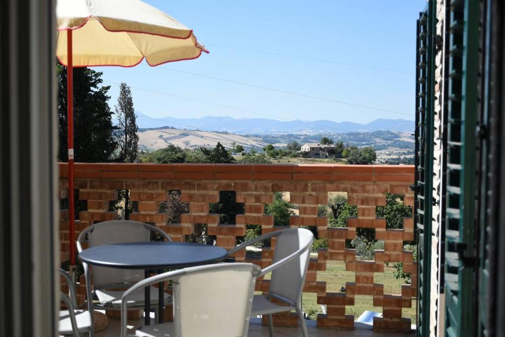 Villa Ginevri, La Casa Vacanze Immersa Nel Verde Mondavio Exterior foto